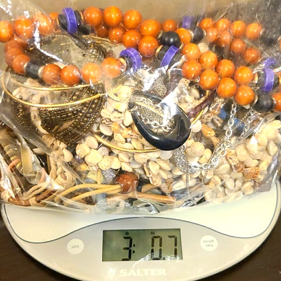 3 pounds of Bohemian, shells, beaded jewelry - Picture 1 of 6